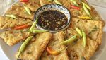 Menu Buka Puasa Sedap, Tempe Mendoan Hangat Bercocol Sambal Kecap!
