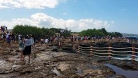 Sebelumnya, destinasi ini jadi favorit buat turis yang selfie-selfie. Sayang, Devils Tear sudah menelan korban jiwa akibat terseret ombak ganas di sini. (dok. Dispar Klungkung)
