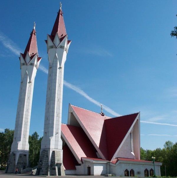 Masjid Lala Tulpan berada di kawasan Ufa, Boshkortostan, Rusia. Masjid yang diketahui dibangun pada tahun 1990 itu memiliki bentuk yang unik dengan dua menara kembar yang menjulang tinggi. Istimewa/Dok. Wikipedia/Andytev. Masjid Lala Tulpan berada di kawasan Ufa, Boshkortostan, Rusia. Masjid yang diketahui dibangun pada tahun 1990 itu memiliki bentuk yang unik dengan dua menara kembar yang menjulang tinggi. Istimewa/Dok. Wikipedia/Andytev.