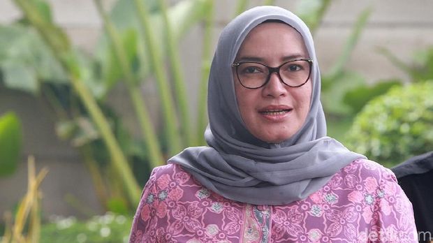 Evi Novida Ginting Manik