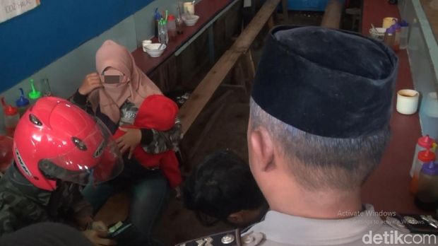 MUI Sukabumi Tegur Warga yang Makan Siang di Warung Saat Ramadhan