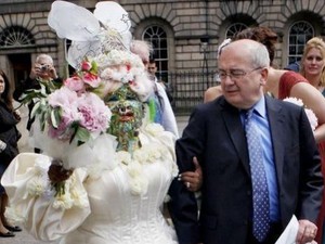 Punya 7.000 Tindikan, Penampilan Wajah Pengantin Wanita Bikin Melongo