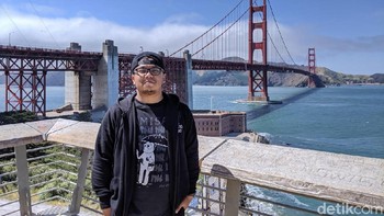 Foto di depan Golden Gate Bridge kala Matahari masih terik-teriknya di siang hari. Foto: detikINET/Agus Tri Haryanto
