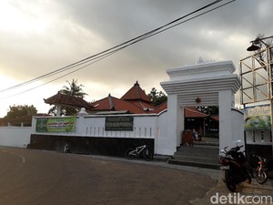 Sejarah Panjang Masjid Pathok Negoro, Benteng Pertahanan Sultan HB I