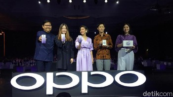 PR Manager Oppo Indonesia Aryo Meidianto, Marketing Director Oppo Indonesia Alinna Wenxin, Brand Ambassador Oppo Indonesia Vanesha Prescilla, Photo Imaging Advisor PT. Fujifilm Indonesia Mr. Takuya Asano, dan Assistant Marketing Manager Fujifilm Indonesia Livia Setyabrata. Foto: Adi Fida Rahman/detikINET