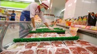 Badan Pusat Statistik (BPS) mencatat impor daging beku menyumbang defisit pada neraca dagang di bulan April.