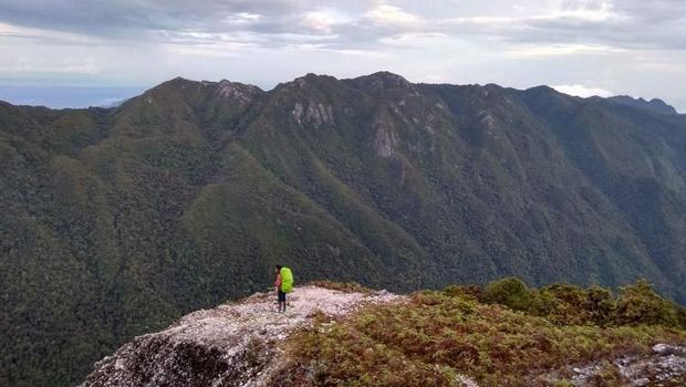 Gunung di Pulau Seram