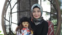 Ria Enes dan Boneka Susan sering tampil di berbagai acara anak-anak. Foto: M.Zaky