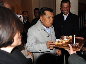 Ultah Ke-77, Wapres JK Dapat Surprise di Jenewa