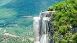 Foto: Fenomena Air Terjun Beku
