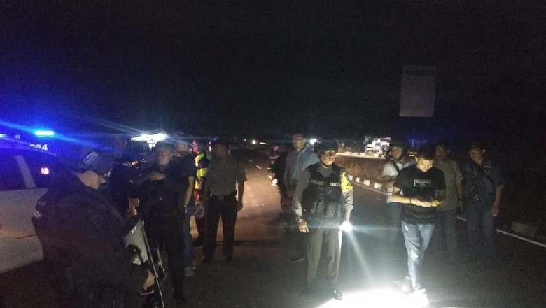 Tawuran Pecah di Jembatan Siak IV Pekanbaru, 2 Orang Terluka Tawuran Pecah di Jembatan Siak IV Pekanbaru, 2 Orang Terluka