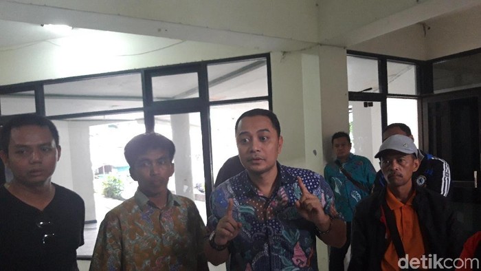 Penyegelan Wisma Persebaya