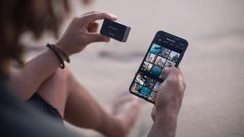 Sementara GoPro, meski ada yang mempunyai dua layar, namun hanya satu yang berwarna. Foto: DJI