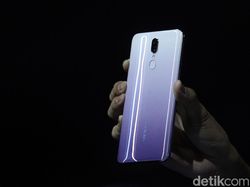 Penampilan Si Cantik Oppo F11 Jewelry White Bareng Milea