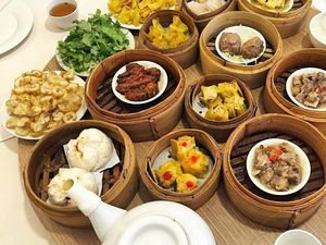 Mau yang Hangat Gurih? Yuk, Buka Puasa dengan Dim Sum Halal di Sini