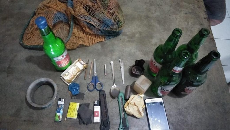 Polisi Tangkap Pengebom Ikan di Pesisir Pantai Bima NTB Polisi Tangkap Pengebom Ikan di Pesisir Pantai Bima NTB