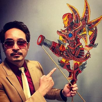 Seniman Malaysia Tintoy Chuo yang buat wayang kulit 'Avengers;