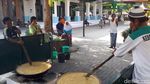 Berburu Takjil Bubur Suro Peninggalan Sunan Bonang