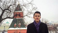 Dhani jua pernah ke Rusia. Dia mengabadikan momennya saat di Kremlin. (dhaniwirianata/Instagram)