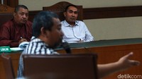 Terpidana korupsi kasus suap sengketa Pilkada Kabupaten Buton di Mahkamah Konstitusi (MK) pada 2011 tersebut menghadirkan ahli ilmu pidana dan kriminologi dari Universitas Pancasila, Rocky Marbun.
