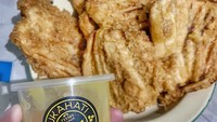 Pisang goreng dengan selai srikaya memang mantul! Foto: Instagram@kulinerpontianak