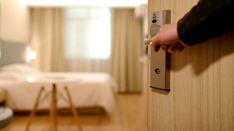 Bawa Handuk Ekstra, Hotel Bintang Lima Tak Dijamin Bersih dan Higienis Bawa Handuk Ekstra, Hotel Bintang Lima Tak Dijamin Bersih dan Higienis