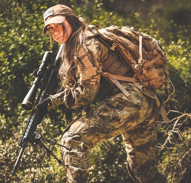 Orin bertugas selama tiga tahun sebagai prajurit tempur dengan unit pencarian dan penyelamatan di Pasukan Pertahanan Israel. Foto: Instagram @orin_julie