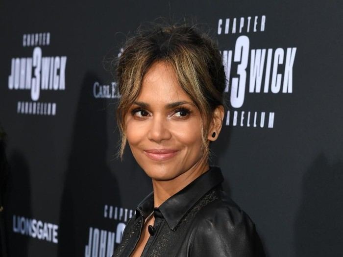 LOS ANGELES, CALIFORNIA - MAY 15: Halle Berry and Carl F. Bucherer celebrate the premiere of 
