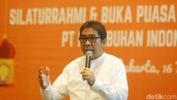 Dirut IPC Elvyn G Masassya mengatakan, ada beberapa tantangan untuk menurunkan biaya logistik nasional, yakni belum optimalnya jaringan pelayaran, belum adanya standarisasi pelabuhan, serta masih tingginya inefisiensi transportasi darat.