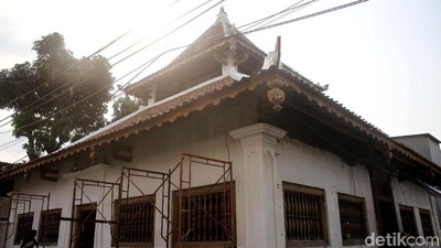 Menengok Masjid Al Anwar Angke yang Tengah Direstorasi