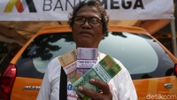 Layanan penukaran uang ini menyediakan uang receh mulai dari Rp 2 ribu, Rp 5 ribu, Rp 10 ribu, dan Rp 20 ribu.