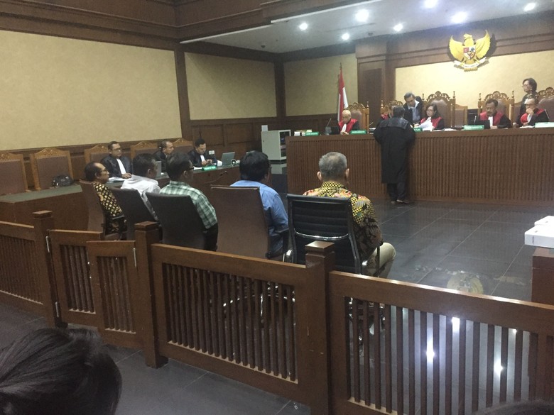 Saksi Cerita Awal Pemberian Suap Urus Perkara ke 2 Hakim PN Jaksel Saksi Cerita Awal Pemberian Suap Urus Perkara ke 2 Hakim PN Jaksel
