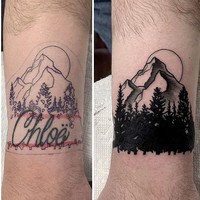 Menghapus nama mantan kekasih bisa dilakukan dengan menimpa gambar lain di atasnya. Contohnya nama Chloe ini yang ditutupi dengan tato gambar gunung dan hutan. Foto: Bored Panda