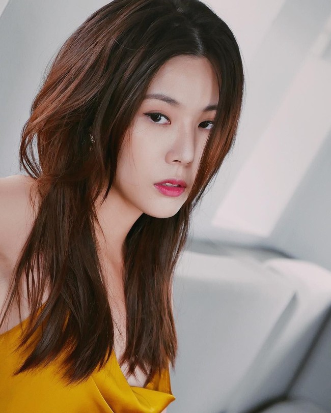 Tidak diketahui bagaimana pesan intim antara Carrie dan Ian bisa tersebar di media sosial. Asia One menulis, Carrie pernah melaporkan bahwa ponselnya hilang. Jadi kemungkinan besar dari sanalah pesan pribadi itu kemudian tersebar dan viral. Foto: Instagram