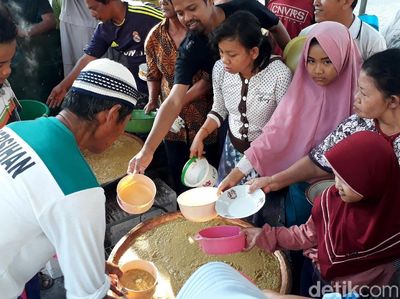 Berburu Takjil Bubur Suro Peninggalan Sunan Bonang