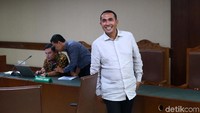Samsu Umar sebelumnya divonis 3 tahun 9 bulan penjara dan denda Rp 150 juta subsider 3 bulan.