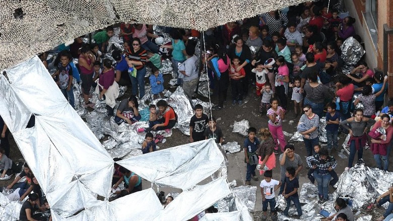 Tragis! Bocah Imigran Guatemala Tewas Usai Ditahan di Perbatasan AS Tragis! Bocah Imigran Guatemala Tewas Usai Ditahan di Perbatasan AS