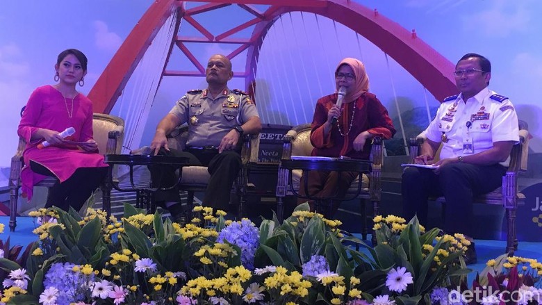 Kakorlantas Ingatkan Pemudik Tak Istirahat di Bahu Jalan Tol Kakorlantas Ingatkan Pemudik Tak Istirahat di Bahu Jalan Tol