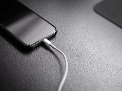 Cara Cas HP yang Benar biar Baterainya Awet dan Gadget Tak Rusak