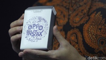 Oppo menghadirkan paket bundling F11 Jewelry White dengan Instax Share SP-2. Foto: Rifkianto Nugroho/detikINET