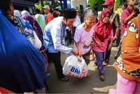 Berbagi di Bulan Ramadhan, BRI Salurkan 64 Ribu Paket Sembako