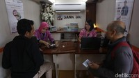 Layanan penukaran uang ini akan dibuka di sejumlah tempat selain di kantor BI dan kantor Bank, seperti kegiatan kas keliling di titik keramaian, pos-pos layanan penukaran uang di Tol Trans Jawa, seperti di Tol Cikampek Rest Area KM 57, Tol Cipali Rest Area KM 166, Tol Ungaran Rest Area KM 26.