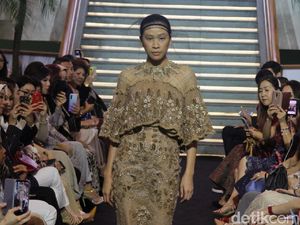 Inspirasi Marie Antoinette di Baju Lebaran Karya Priyo Oktaviano