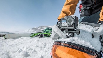 Sementara layar belakangnya berukuran 2,25 inch dengan teknologi layar sentuh. Foto: DJI