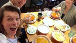 Meski Pernah Lakukan Aborsi, Milla Jovovich Sering Masak Bareng Putrinya, Lho!