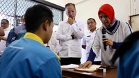 Mensos mengatakan nantinya bantuan usaha dapat berupa Usaha Ekonomi Produktif (UEP) berkisar antara Rp5 juta hingga Rp20 juta melihat jenis usaha yang dilakukan. Foto: dok. Kemensos