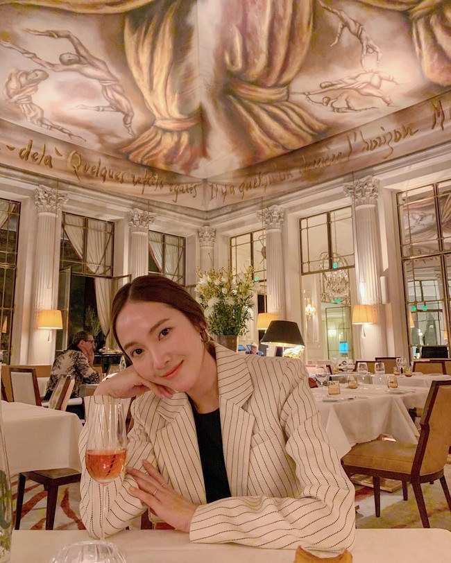 Jesicca sama sekali tidak melakukan opeasi plastik, begitu pernyataan resmi pihak SM Entertainment beberapa tahun silam. Foto: Instagram @jessica.syj