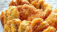 Pisang goreng krispy ini dibalur dengan tepung roti. Teksturnya empuk dengan rasa manis. Enak disantap dengan teh hangat. Foto: Instagram@valet.makan