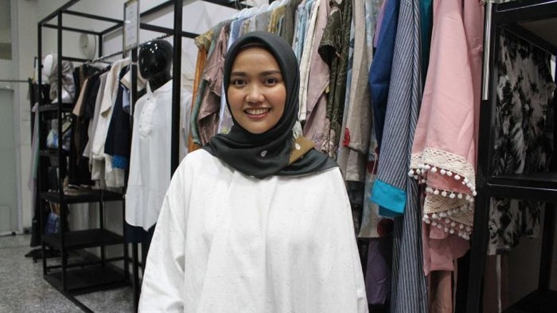 Diajeng Lestari Berbagi Rahasia Kesuksesan Jualan Baju Muslim Hingga Mendunia Diajeng Lestari Berbagi Rahasia Kesuksesan Jualan Baju Muslim Hingga Mendunia