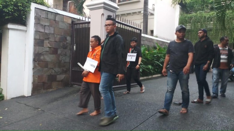 Sopir Perampok Bos SPBU di Kebayoran Baru Sudah Bekerja 4 Tahun Sopir Perampok Bos SPBU di Kebayoran Baru Sudah Bekerja 4 Tahun